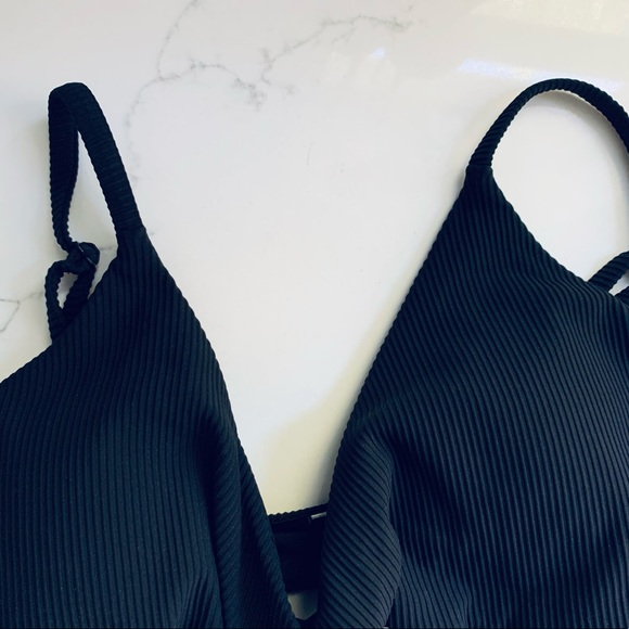 Lululemon Athletica swimming top - Picture 3 of 5